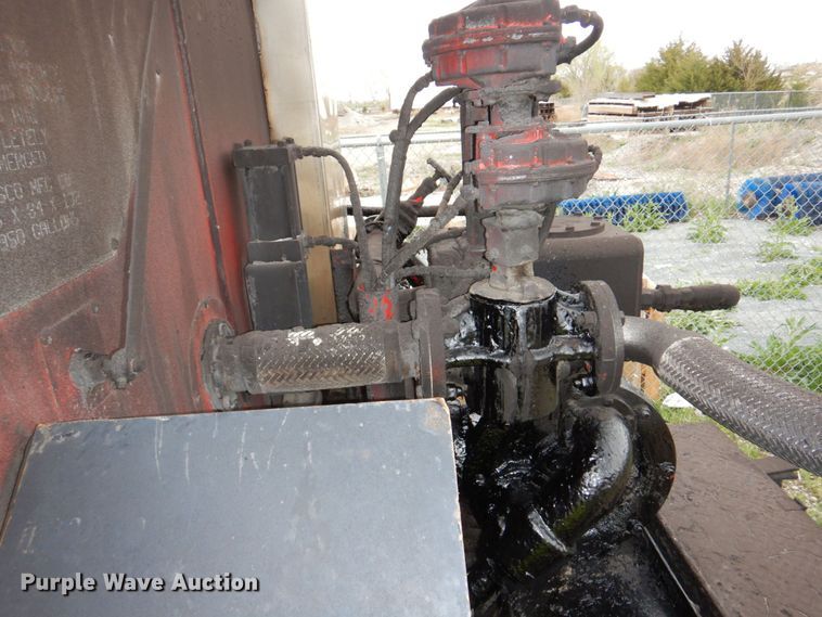 image for item DN7371 1999 Freightliner FL70  tank truck