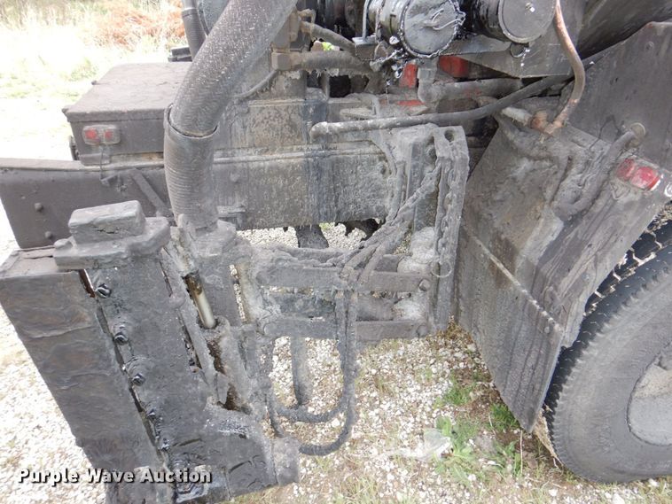 image for item DN7371 1999 Freightliner FL70  tank truck