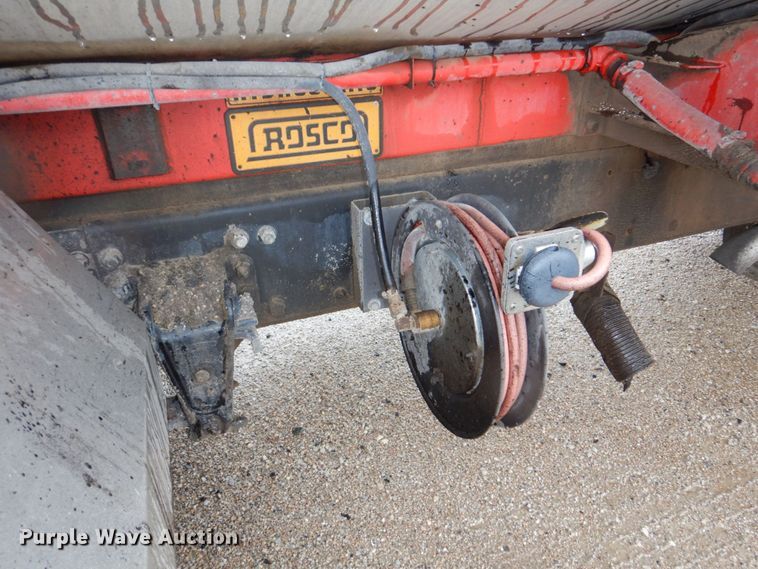 image for item DN7371 1999 Freightliner FL70  tank truck