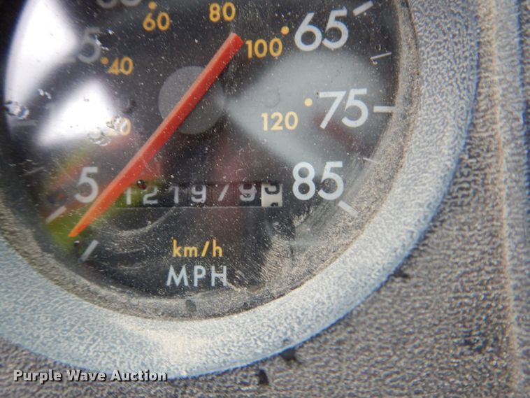 image for item DN7371 1999 Freightliner FL70  tank truck