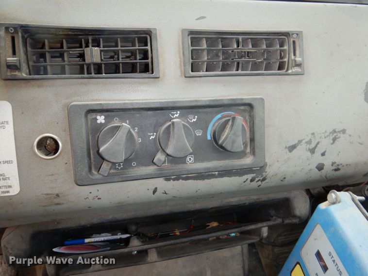 image for item DN7371 1999 Freightliner FL70  tank truck