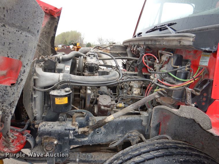 image for item DN7371 1999 Freightliner FL70  tank truck