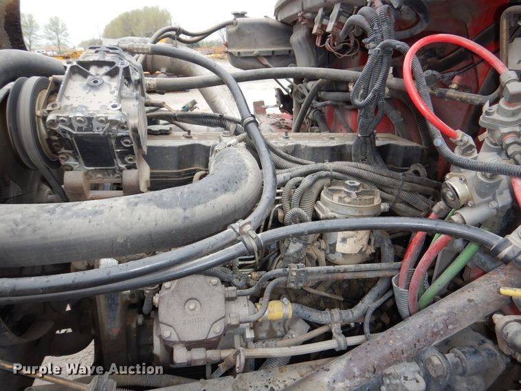 image for item DN7371 1999 Freightliner FL70  tank truck