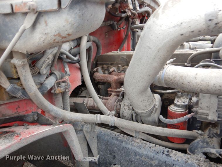 image for item DN7371 1999 Freightliner FL70  tank truck