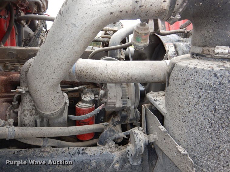 image for item DN7371 1999 Freightliner FL70  tank truck