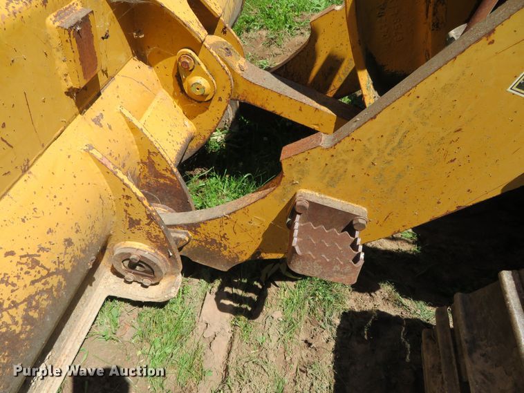 image for item DN7990 2004 John Deere 655C  track loader