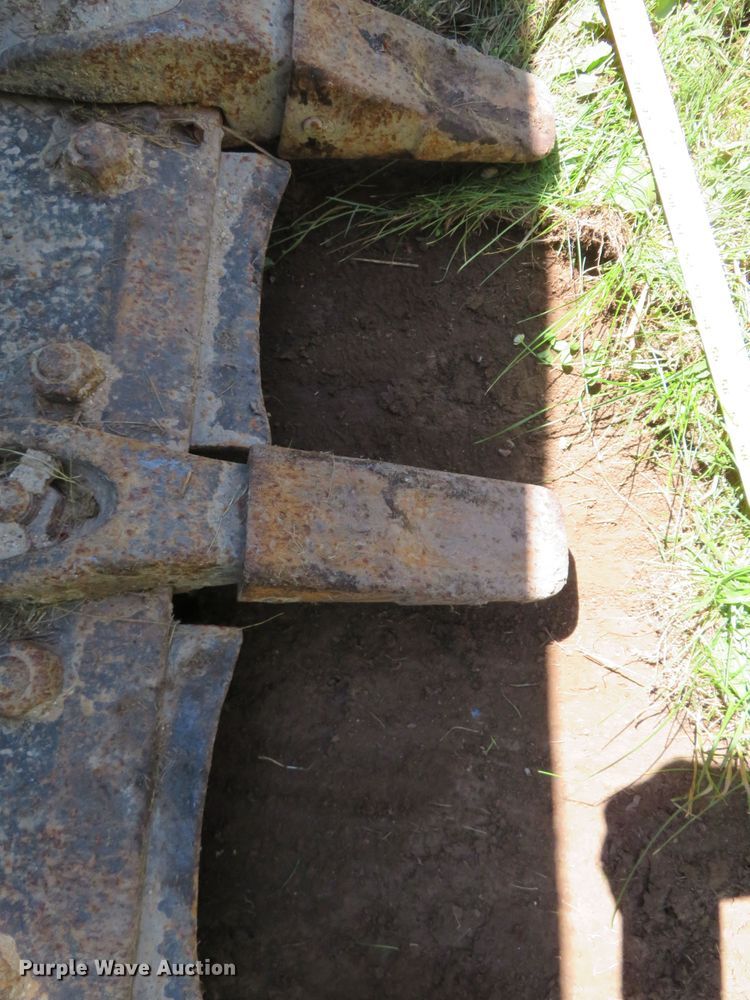 image for item DN7990 2004 John Deere 655C  track loader