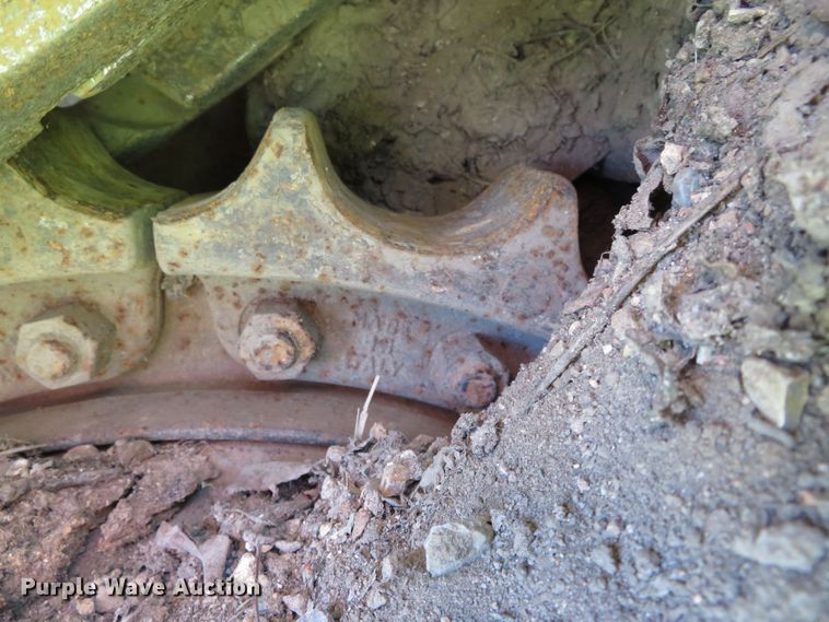 image for item DN7990 2004 John Deere 655C  track loader