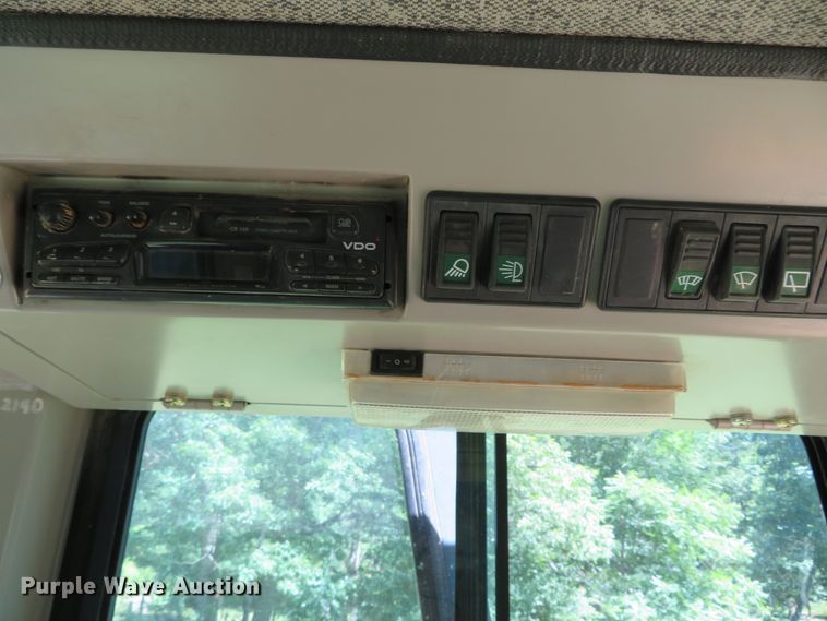 image for item DN7990 2004 John Deere 655C  track loader