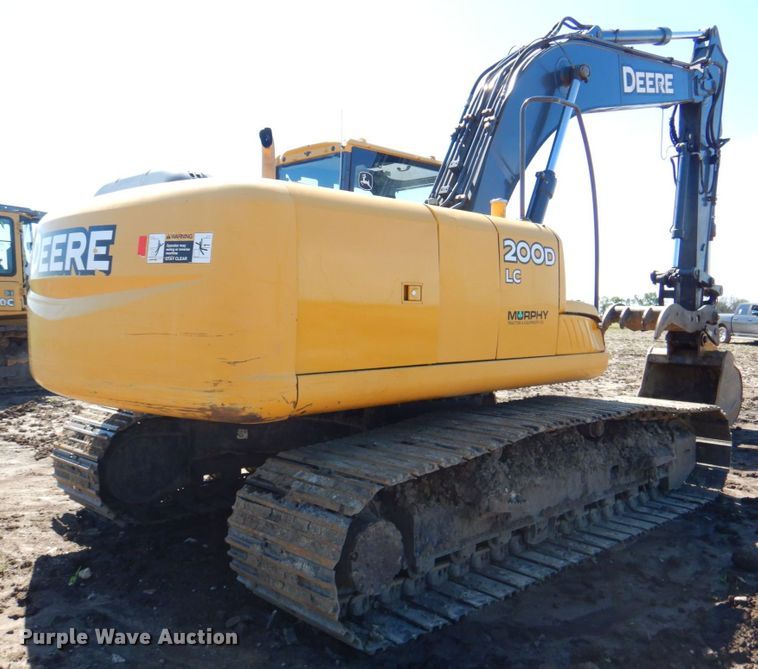 image for item DP4240 2011 John Deere 200DLC  excavator
