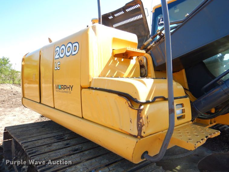 image for item DP4240 2011 John Deere 200DLC  excavator