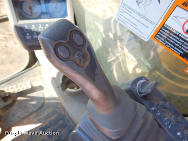 image for item DP4240 2011 John Deere 200DLC  excavator