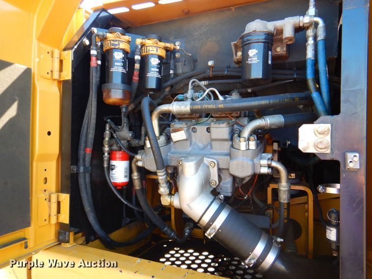 image for item DP4240 2011 John Deere 200DLC  excavator