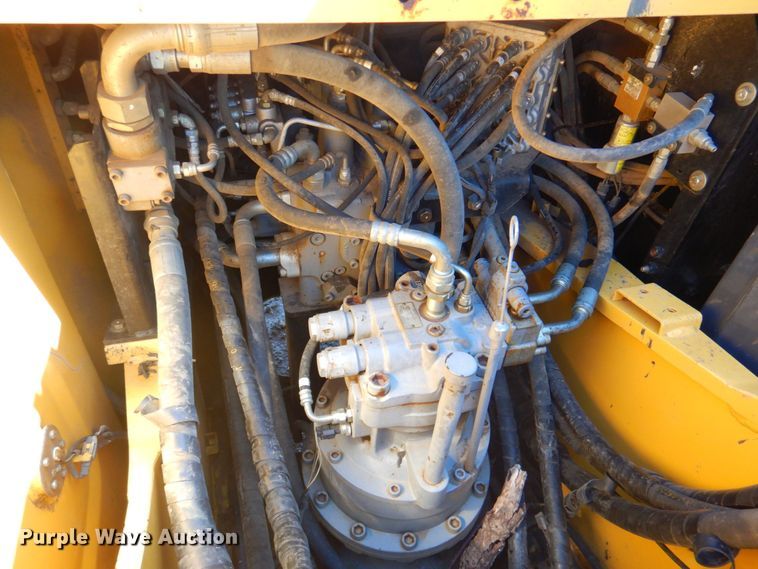 image for item DP4240 2011 John Deere 200DLC  excavator