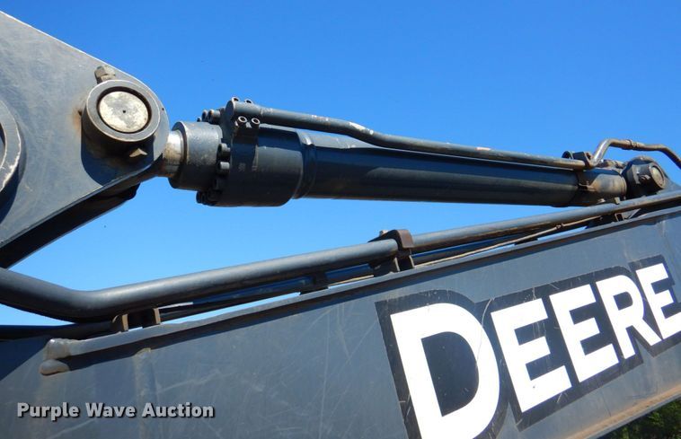 image for item DP4240 2011 John Deere 200DLC  excavator