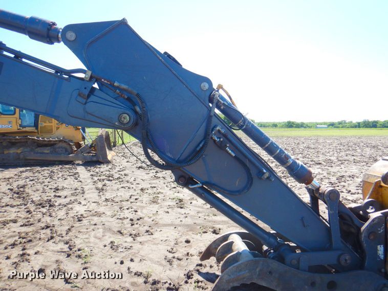 image for item DP4240 2011 John Deere 200DLC  excavator