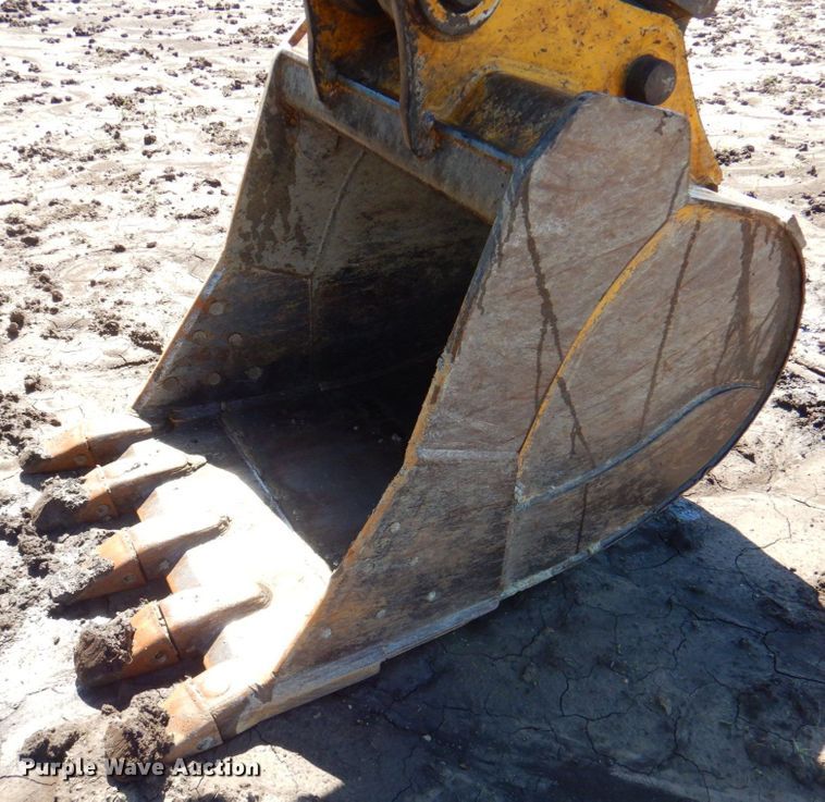 image for item DP4240 2011 John Deere 200DLC  excavator