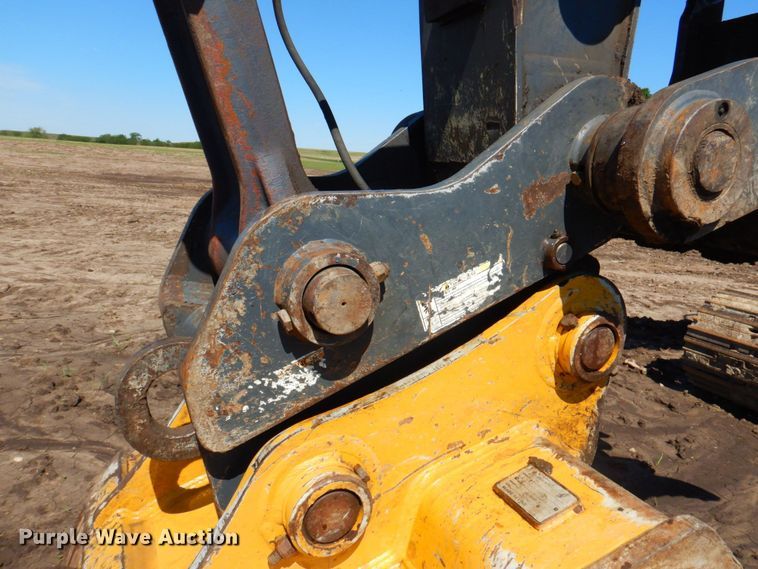 image for item DP4240 2011 John Deere 200DLC  excavator