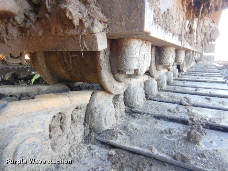 image for item DP4240 2011 John Deere 200DLC  excavator