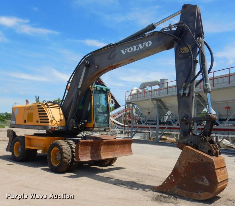 image for item DP4259 2004 Volvo EW180B  wheeled excavator