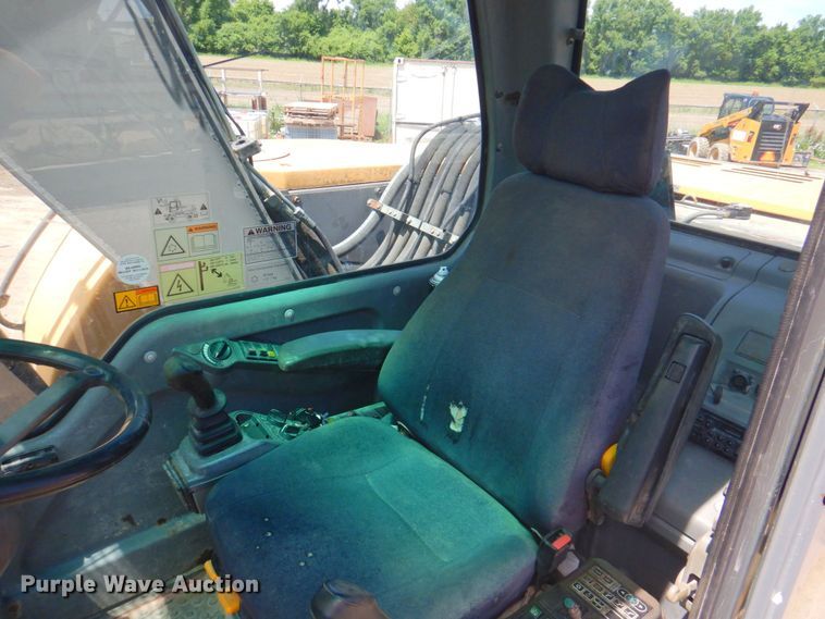 image for item DP4259 2004 Volvo EW180B  wheeled excavator