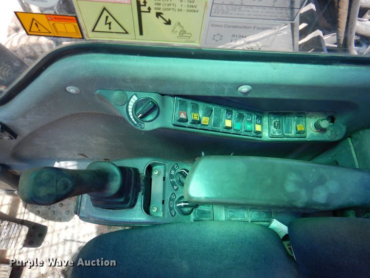 image for item DP4259 2004 Volvo EW180B  wheeled excavator