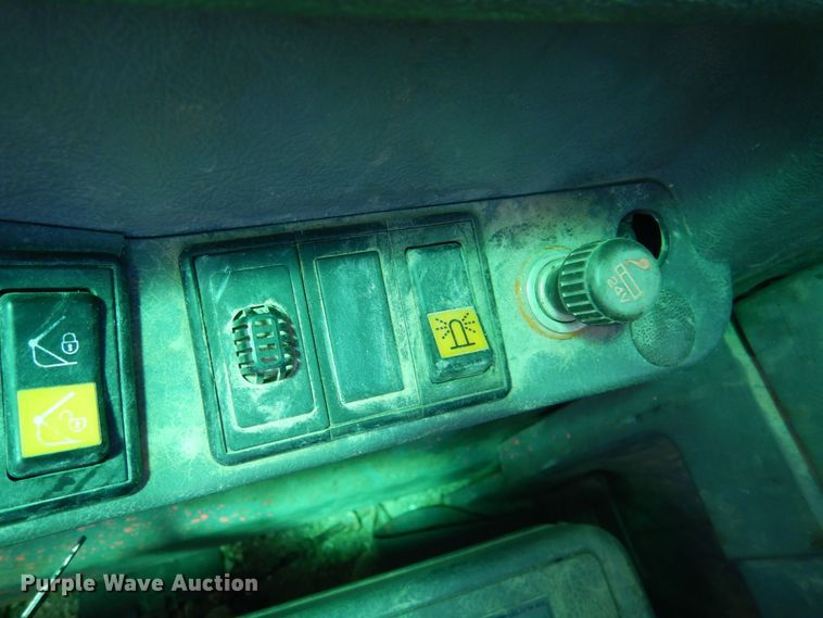 image for item DP4259 2004 Volvo EW180B  wheeled excavator