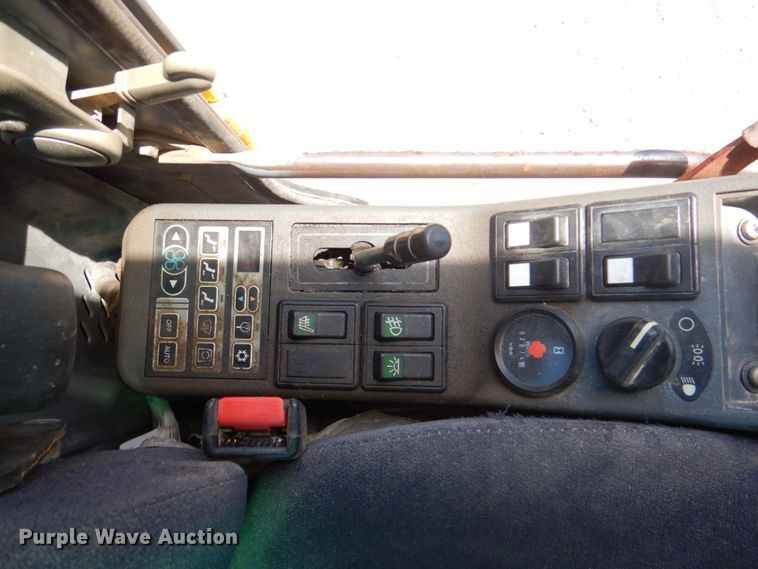 image for item DP4259 2004 Volvo EW180B  wheeled excavator