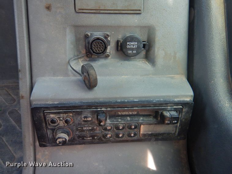 image for item DP4259 2004 Volvo EW180B  wheeled excavator