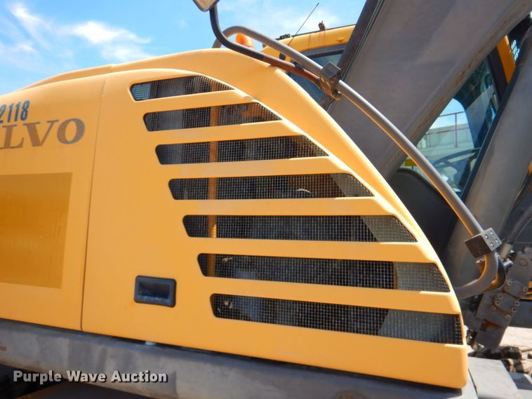 image for item DP4259 2004 Volvo EW180B  wheeled excavator