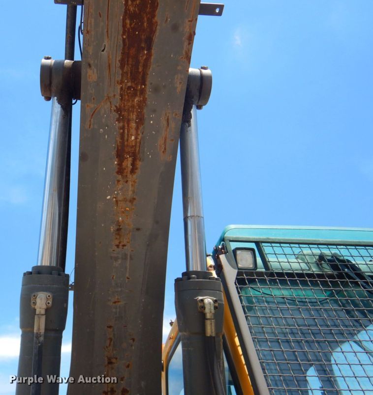 image for item DP4259 2004 Volvo EW180B  wheeled excavator