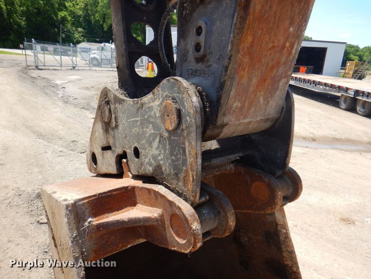 image for item DP4259 2004 Volvo EW180B  wheeled excavator