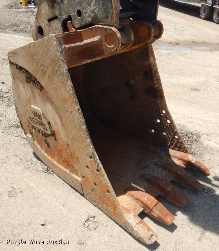 image for item DP4259 2004 Volvo EW180B  wheeled excavator