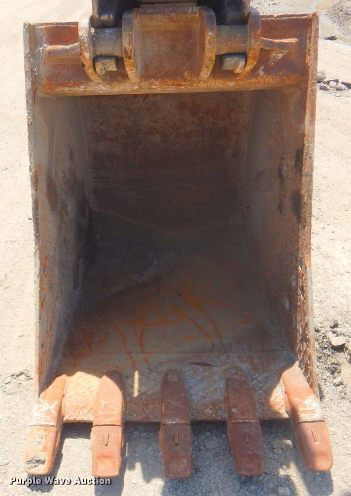 image for item DP4259 2004 Volvo EW180B  wheeled excavator