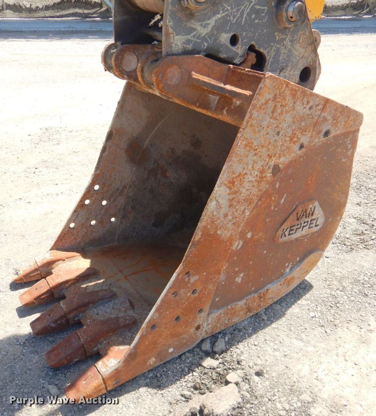 image for item DP4259 2004 Volvo EW180B  wheeled excavator