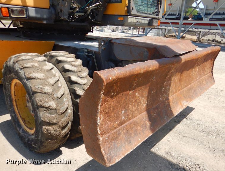 image for item DP4259 2004 Volvo EW180B  wheeled excavator