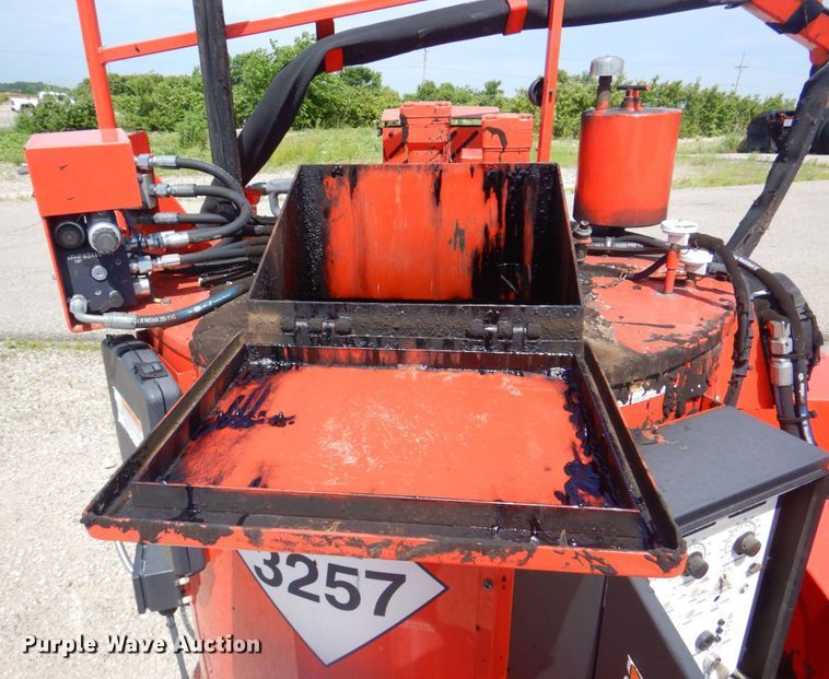 image for item DP4284 2013 Crafco SS125D  melter applicator