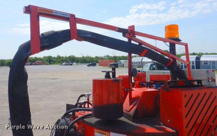 image for item DP4284 2013 Crafco SS125D  melter applicator