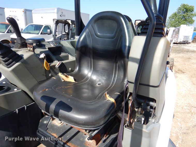 image for item DP4291 2015 Bobcat E26  mini excavator