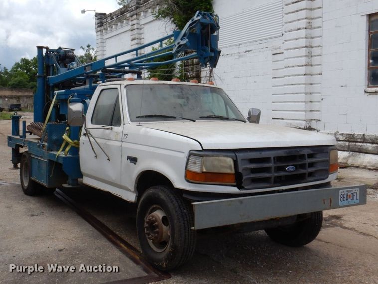image for item DP5568 1997 Ford F450 Super Duty  drilling rig truck