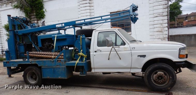 image for item DP5568 1997 Ford F450 Super Duty  drilling rig truck