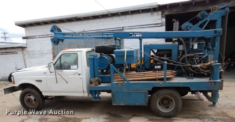 image for item DP5568 1997 Ford F450 Super Duty  drilling rig truck