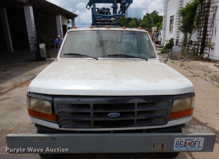 image for item DP5568 1997 Ford F450 Super Duty  drilling rig truck