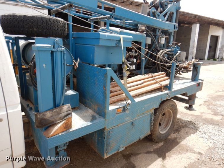 image for item DP5568 1997 Ford F450 Super Duty  drilling rig truck