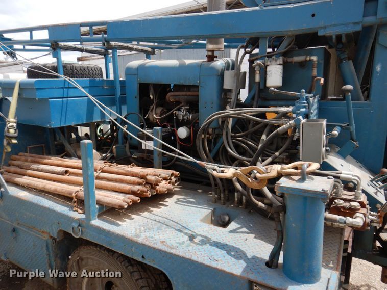 image for item DP5568 1997 Ford F450 Super Duty  drilling rig truck