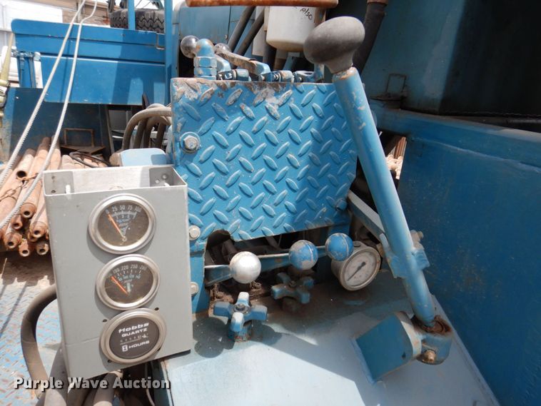 image for item DP5568 1997 Ford F450 Super Duty  drilling rig truck