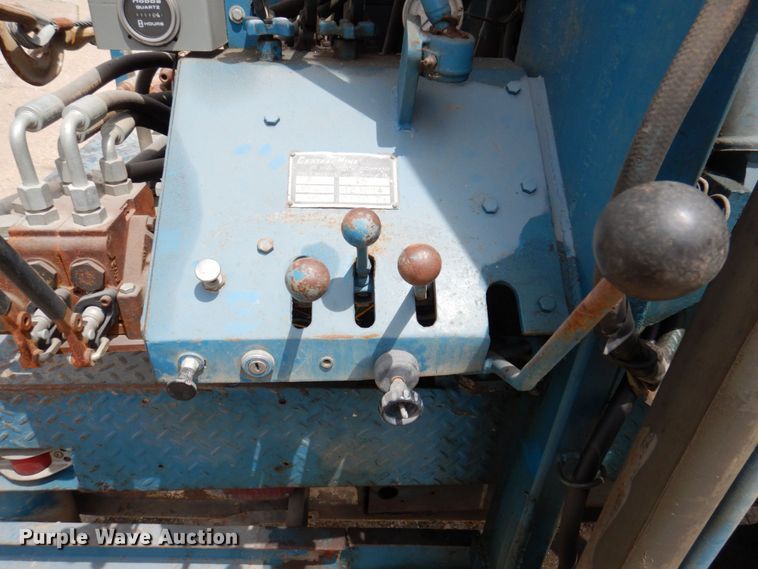 image for item DP5568 1997 Ford F450 Super Duty  drilling rig truck