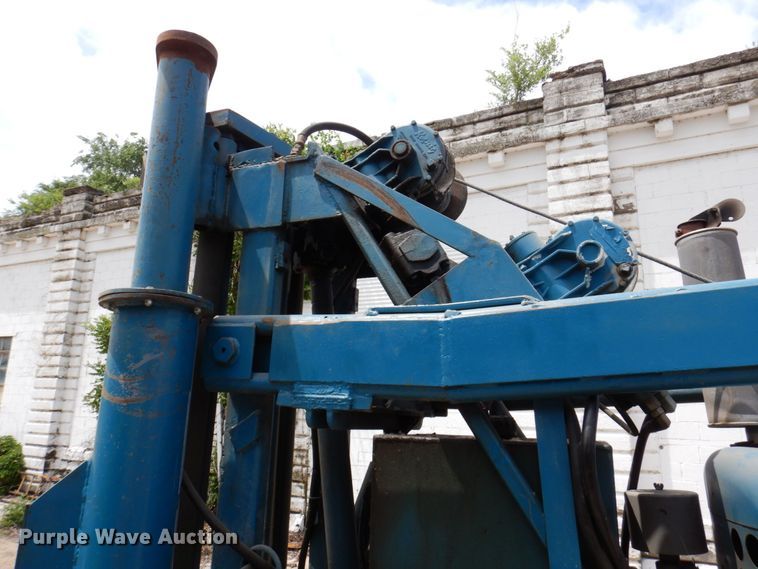 image for item DP5568 1997 Ford F450 Super Duty  drilling rig truck