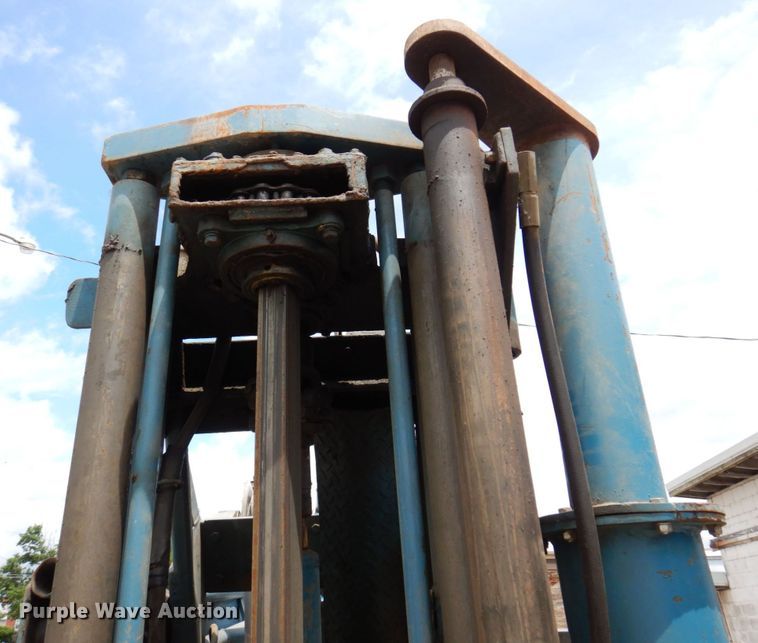 image for item DP5568 1997 Ford F450 Super Duty  drilling rig truck