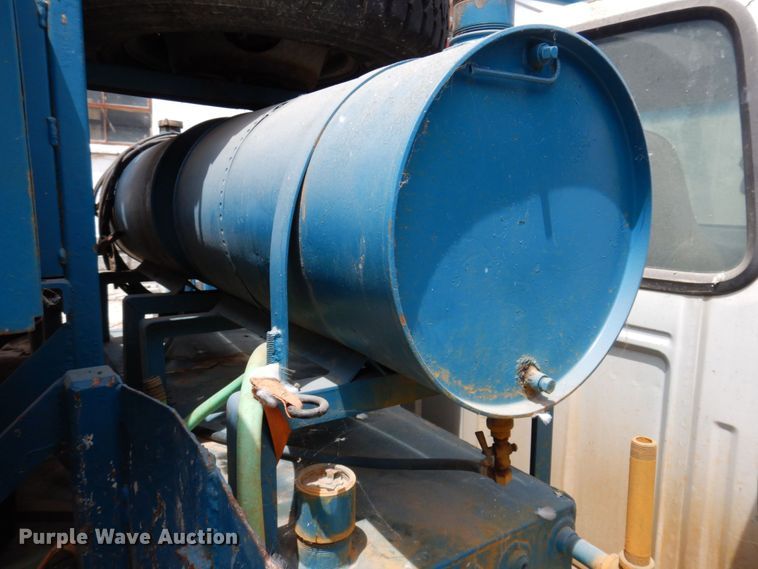 image for item DP5568 1997 Ford F450 Super Duty  drilling rig truck